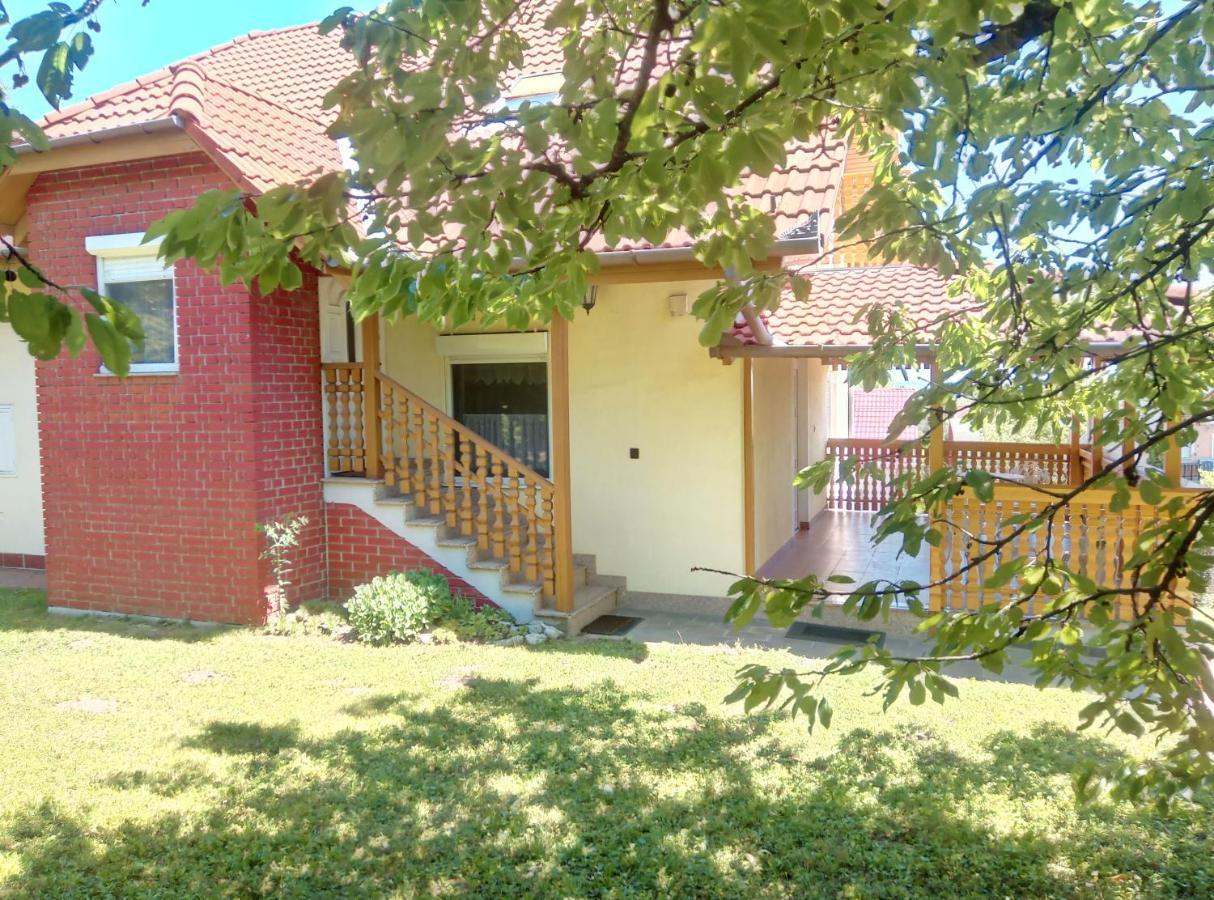 Piroska Apartment Zalakaros Buitenkant foto